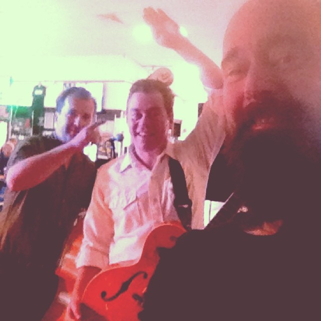 #theshakinquavers at the gig this afternoon #rockabilly @rupelj @jonhflynn