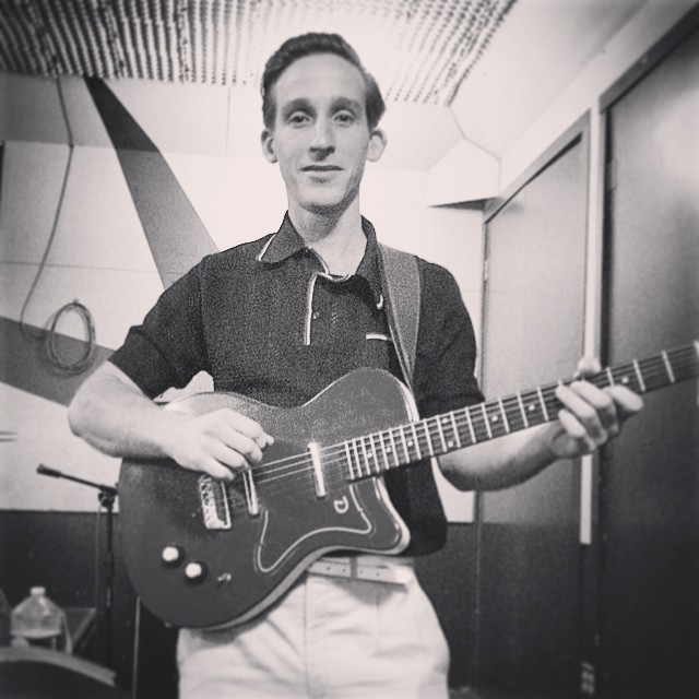 @deanjreh getting ready to play #vivacantina on the #danelectro w @boppinbebo @thehi_boys #thehiboysus