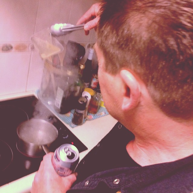 @rupelj boiling up the #handwarmers with an #oettinger